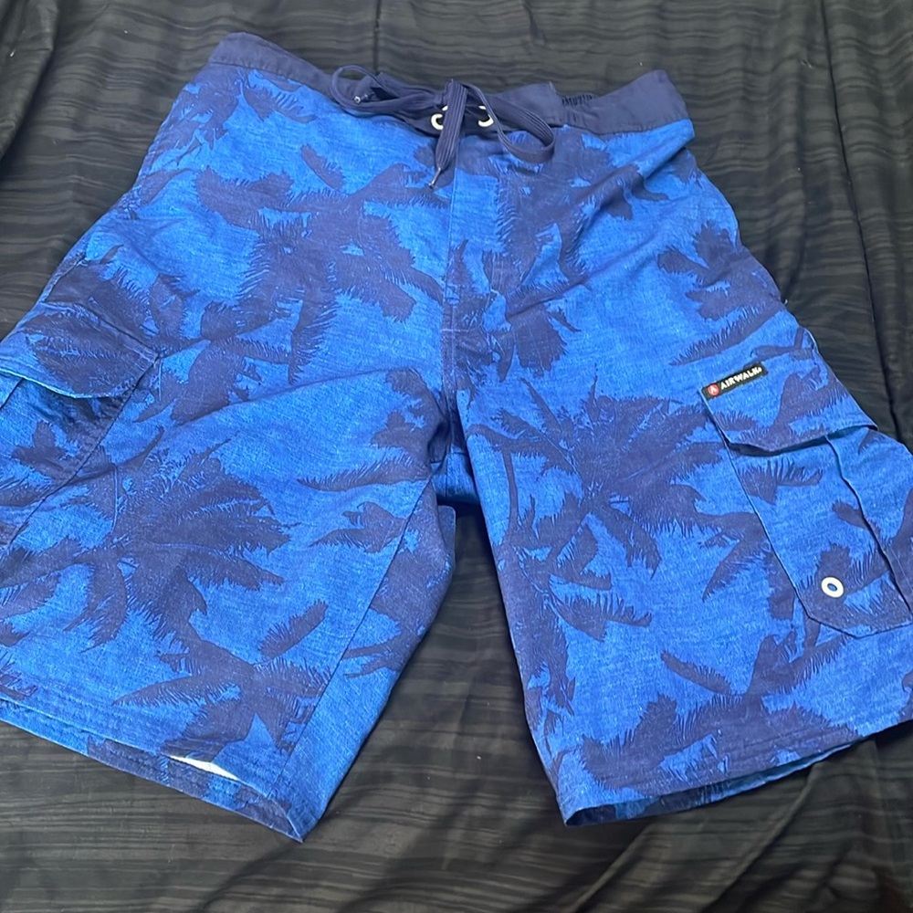 Men’s Medium AIRWALK swim trunks